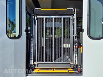 2016 Ford Super Duty E-350 Cutaway DRW - miniatura 12