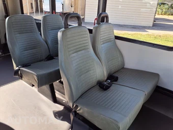 2016 Ford Super Duty E-350 Cutaway DRW - miniatura 22
