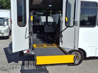 2016 Ford Super Duty E-350 Cutaway DRW - miniatura 12