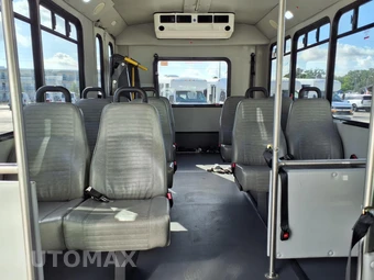 2016 Ford Super Duty E-350 Cutaway DRW - miniatura 15