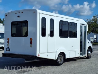 2016 Ford Super Duty E-350 Cutaway DRW - miniatura 3