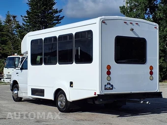 2016 Ford Super Duty E-350 Cutaway DRW - miniatura 5