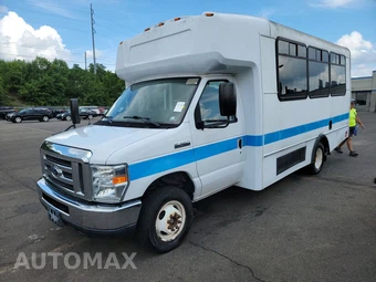 2016 Ford Super Duty E-350 Cutaway DRW