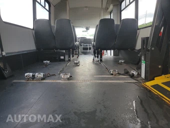 2016 Ford Super Duty E-350 Cutaway DRW - miniatura 16