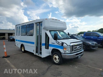 2016 Ford Super Duty E-350 Cutaway DRW - miniatura 3