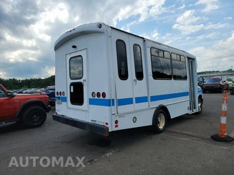 2016 Ford Super Duty E-350 Cutaway DRW - miniatura 4