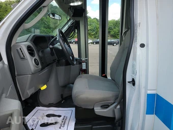 2016 Ford Super Duty E-350 Cutaway DRW - miniatura 7