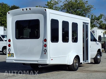 2016 Ford Super Duty E-350 Cutaway DRW - miniatura 4