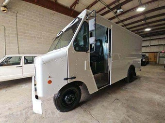 2016 Ford Super Duty E-350 Stripped Chassis DRW
