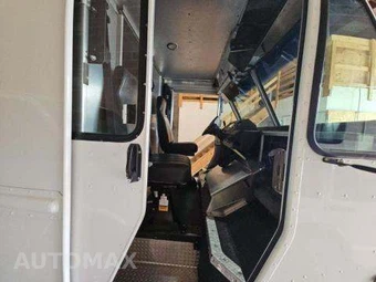 2016 Ford Super Duty E-350 Stripped Chassis DRW - miniatura 17