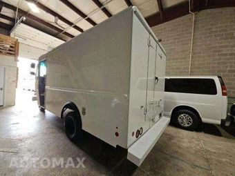 2016 Ford Super Duty E-350 Stripped Chassis DRW - miniatura 2