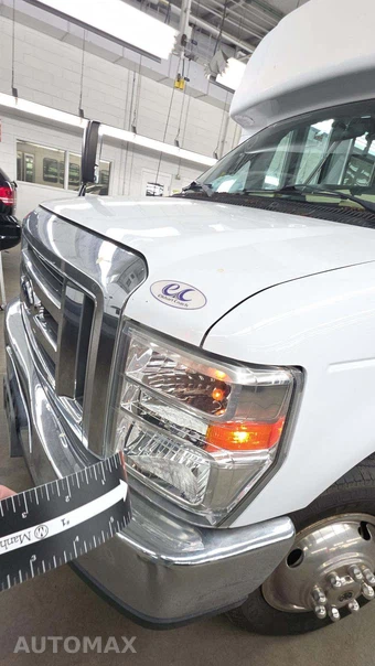 2016 Ford Super Duty E-450 Cutaway DRW 158.0" WB - miniatura 27