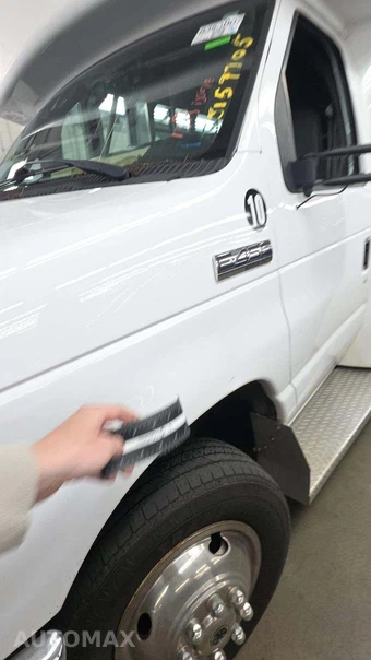 2016 Ford Super Duty E-450 Cutaway DRW 158.0" WB - miniatura 31