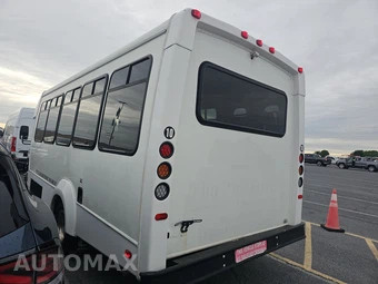 2016 Ford Super Duty E-450 Cutaway DRW 158.0" WB - miniatura 6