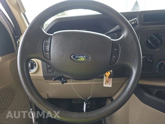 2016 Ford Super Duty E-450 Cutaway DRW 158.0" WB - miniatura 10