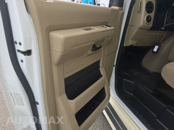 2016 Ford Super Duty E-450 Cutaway DRW 158.0" WB - miniatura 9