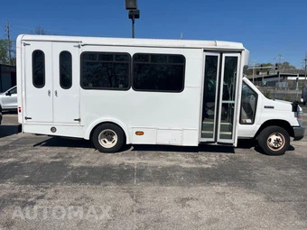 2016 Ford Super Duty E-450 Cutaway DRW - miniatura 13