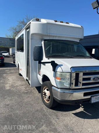 2016 Ford Super Duty E-450 Cutaway DRW - miniatura 2