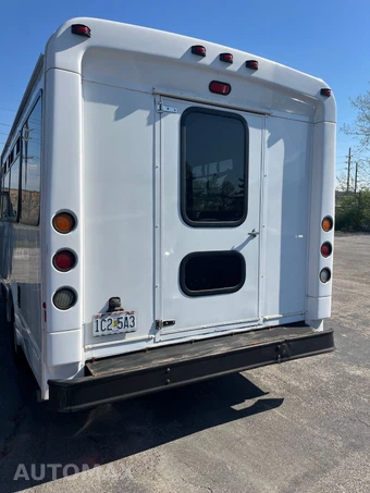 2016 Ford Super Duty E-450 Cutaway DRW - miniatura 7