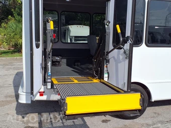 2016 Ford Super Duty E-450 Cutaway DRW - miniatura 12