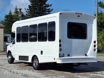 2016 Ford Super Duty E-450 Cutaway DRW - miniatura 5