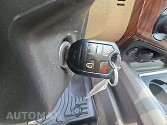 2016 Ford Super Duty F-250 Lariat Crew Cab Long Bed - miniatura 5