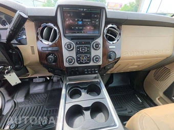 2016 Ford Super Duty F-250 Lariat Crew Cab Long Bed - miniatura 7