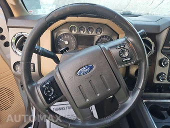 2016 Ford Super Duty F-250 Lariat Crew Cab Medium Bed - miniatura 10
