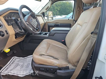 2016 Ford Super Duty F-250 Lariat Crew Cab Medium Bed - miniatura 7