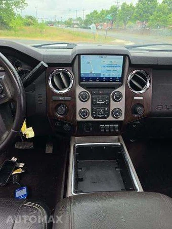2016 Ford Super Duty F-250 Lariat Crew Cab Medium Bed - miniatura 10