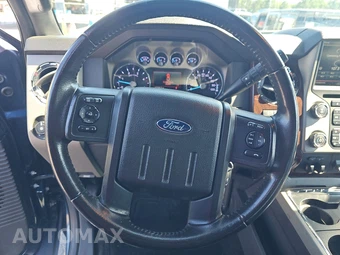 2016 Ford Super Duty F-250 Lariat Crew Cab Medium Bed - miniatura 10