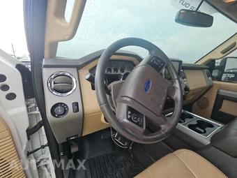 2016 Ford Super Duty F-250 Lariat Crew Cab Medium Bed - miniatura 11