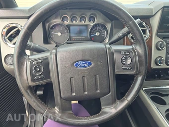 2016 Ford Super Duty F-250 Lariat Crew Cab Medium Bed - miniatura 10