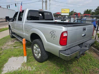 2016 Ford Super Duty F-250 Lariat Crew Cab Medium Bed - miniatura 2