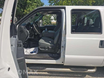 2016 Ford Super Duty F-250 XL Crew Cab Long Bed - miniatura 3