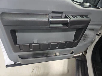 2016 Ford Super Duty F-250 XL Crew Cab Long Bed - miniatura 9