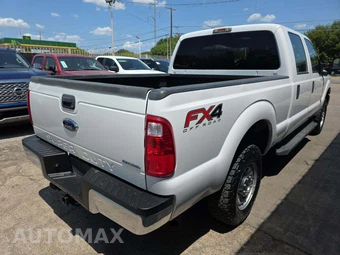 2016 Ford Super Duty F-250 XL Crew Cab Medium Bed - miniatura 3