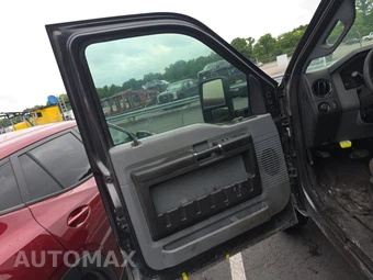 2016 Ford Super Duty F-250 XL Crew Cab Medium Bed - miniatura 9