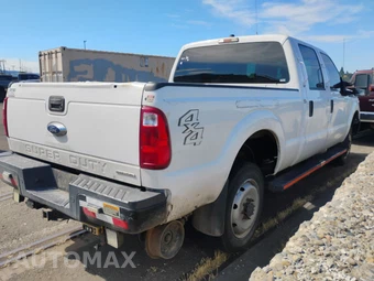 2016 Ford Super Duty F-250 XL Crew Cab Medium Bed - miniatura 30