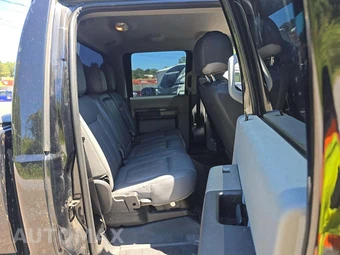 2016 Ford Super Duty F-250 XLT Crew Cab Medium Bed - miniatura 13