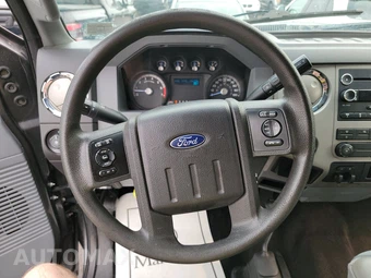 2016 Ford Super Duty F-250 XLT Crew Cab Medium Bed - miniatura 10