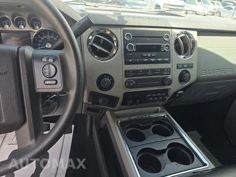 2016 Ford Super Duty F-250 XLT Crew Cab Medium Bed - miniatura 11