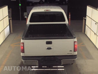 2016 Ford Super Duty F-250 XLT Crew Cab Medium Bed - miniatura 5