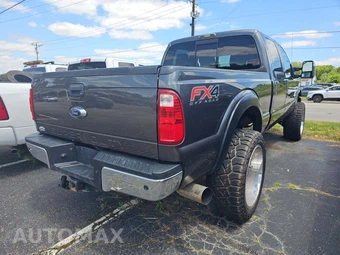 2016 Ford Super Duty F-250 XLT Crew Cab Medium Bed - miniatura 3