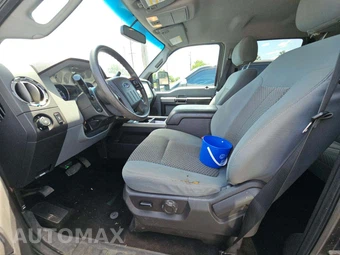 2016 Ford Super Duty F-250 XLT Crew Cab Medium Bed - miniatura 6