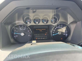 2016 Ford Super Duty F-250 XLT Crew Cab Medium Bed - miniatura 9