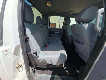 2016 Ford Super Duty F-250 XLT Crew Cab Medium Bed - miniatura 13