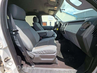 2016 Ford Super Duty F-250 XLT Crew Cab Medium Bed - miniatura 15