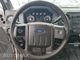 2016 Ford Super Duty F-350 Cab Chassis XL Crew Cab - miniatura 10