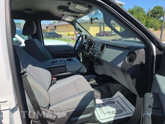 2016 Ford Super Duty F-350 Cab Chassis XL Crew Cab - miniatura 17